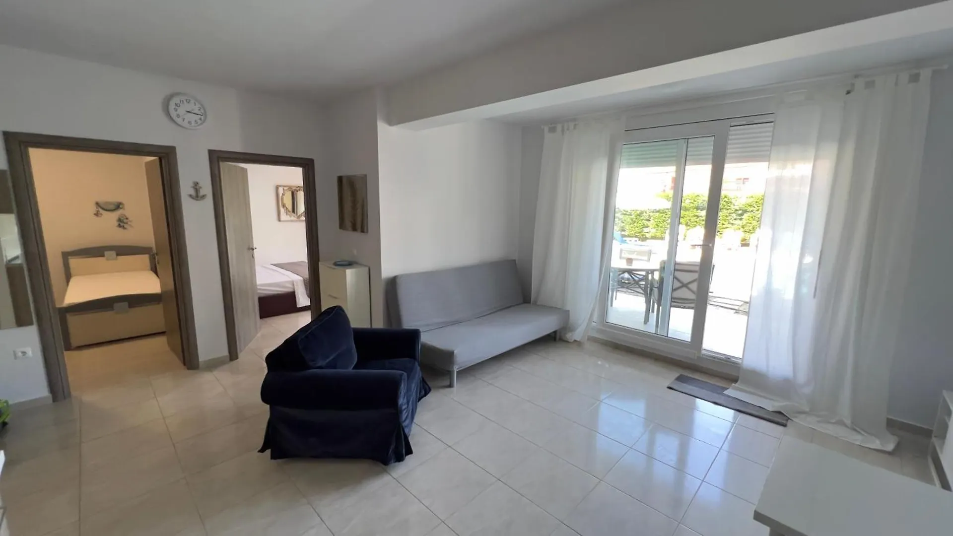 Ellinfos Aparthotel Hanioti